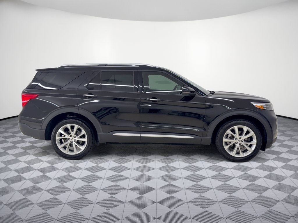 Used 2022 Ford Explorer Platinum w/ Equipment Group 601A AWD/4WD image 8
