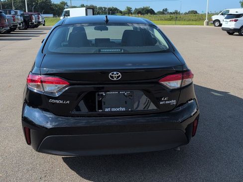 Used 2024 Toyota Corolla LE FWD image 4