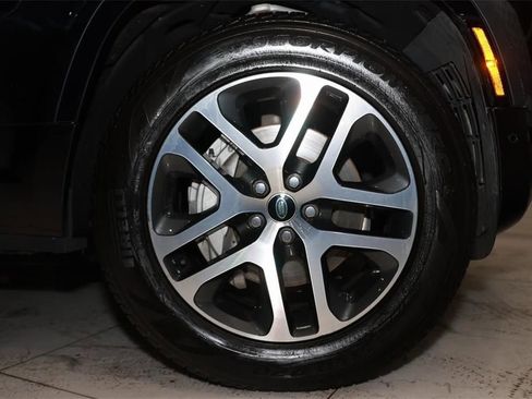 Used 2023 Land Rover Defender 110 X-Dynamic SE image 52