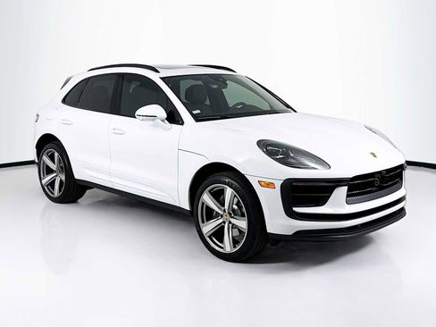 New 2026 Porsche Macan image 7