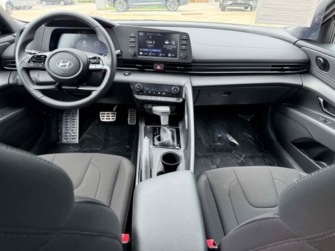 Used 2026 Hyundai Elantra Sport FWD image 15