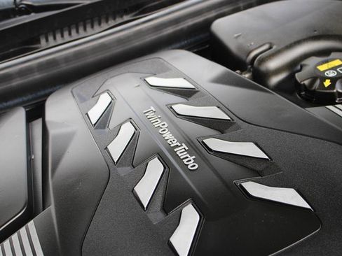 Used 2020 BMW 750i xDrive w/ Cold Weather Package image 27