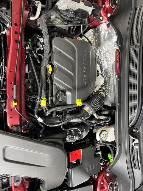 Used 2025 Chevrolet Trax LT w/ LT Convenience Package FWD image 21