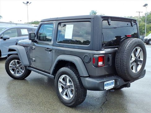 Used 2022 Jeep Wrangler Sport AWD/4WD image 6