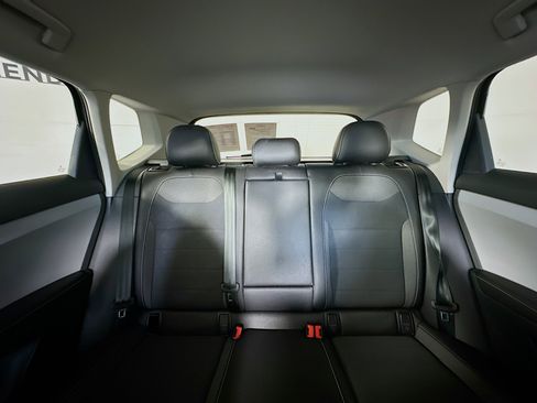 Used 2024 Volkswagen Taos SE image 30