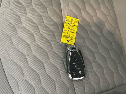 Used 2019 Chevrolet Equinox LT image 25