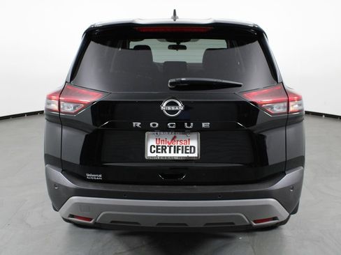 Used 2023 Nissan Rogue S image 11
