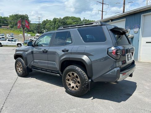 Used 2025 Toyota 4Runner Trailhunter AWD/4WD image 3