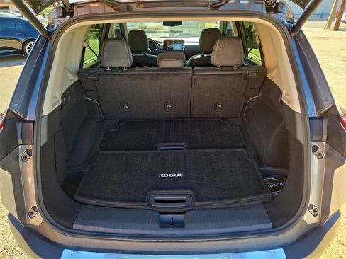 Used 2023 Nissan Rogue Platinum w/ Platinum Premium Package image 12