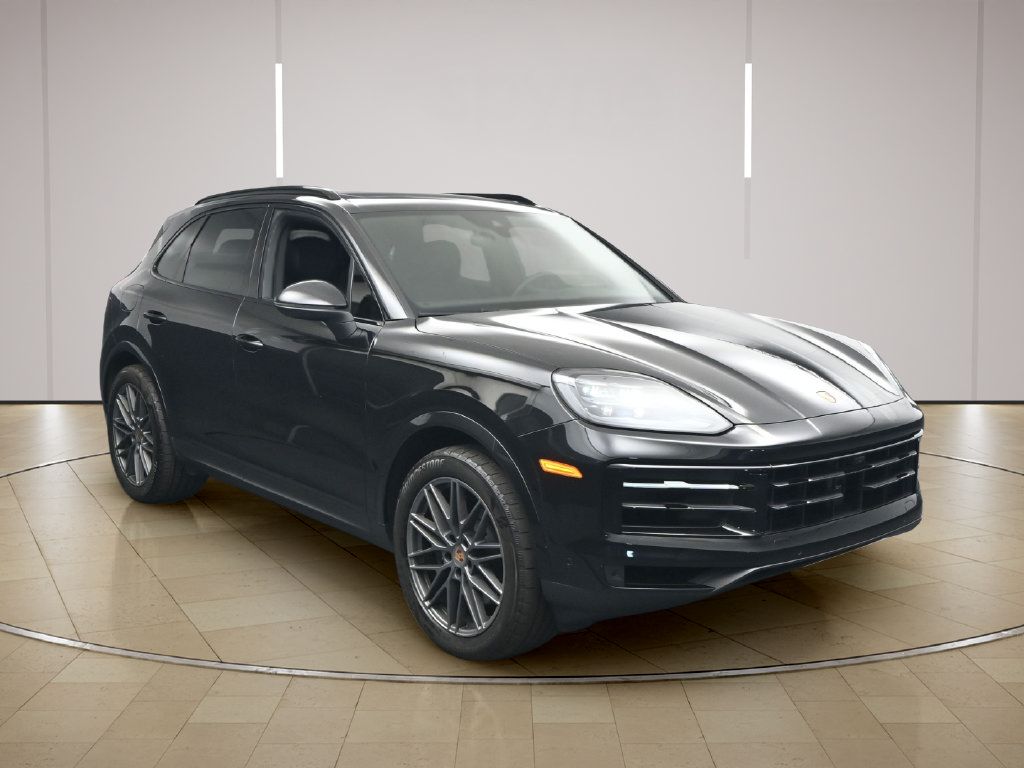 Certified 2025 Porsche Cayenne AWD/4WD image 24