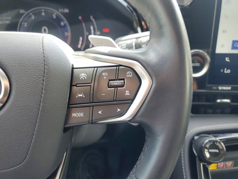 Used 2025 Lexus NX 250 FWD w/ Towing Package (2000 Lbs) image 22