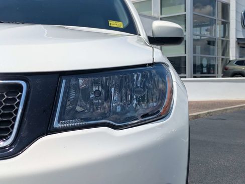 Used 2018 Jeep Compass Latitude w/ Popular Equipment Group FWD image 11