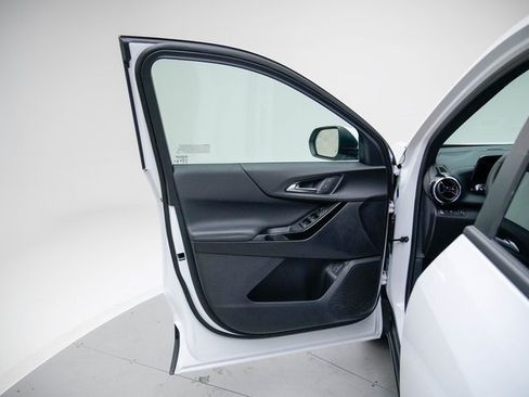 New 2026 Chevrolet Equinox LT w/ Convenience Package II image 23