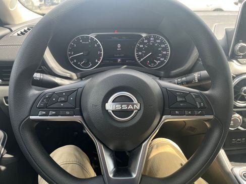 Used 2025 Nissan Sentra SV image 25