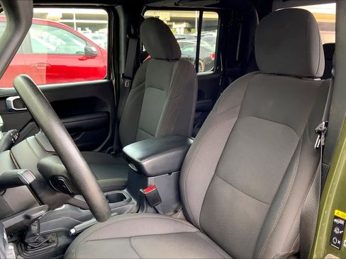 Used 2022 Jeep Gladiator Sport AWD/4WD image 11