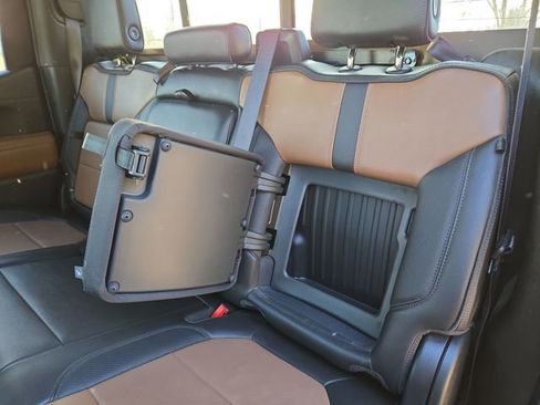 Used 2021 Chevrolet Silverado 1500 High Country image 30