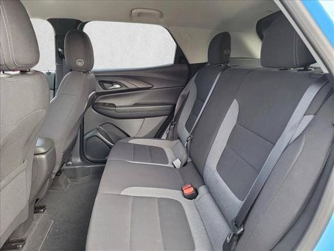 Used 2024 Chevrolet TrailBlazer LT w/ LT Cold Weather Package FWD image 11