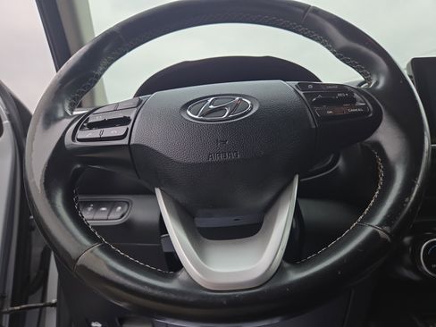 Used 2022 Hyundai Venue SEL w/ Cargo Package image 12