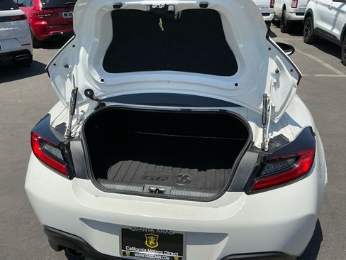 Used 2022 Toyota GR86 w/ ALL Weather Mat Package (TMS) RWD image 26