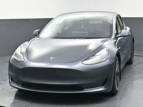 Used 2023 Tesla Model 3 Standard Range image 7
