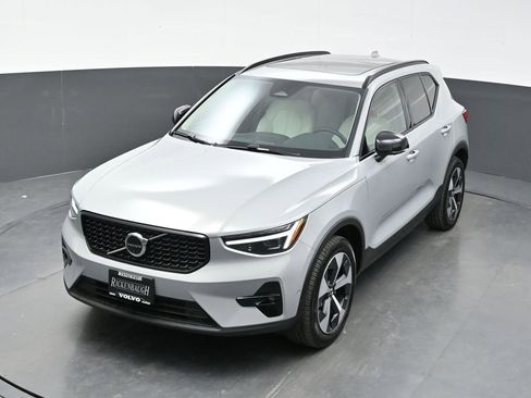 Certified 2026 Volvo XC40 B5 Plus w/ Protection Package Premier AWD/4WD image 32