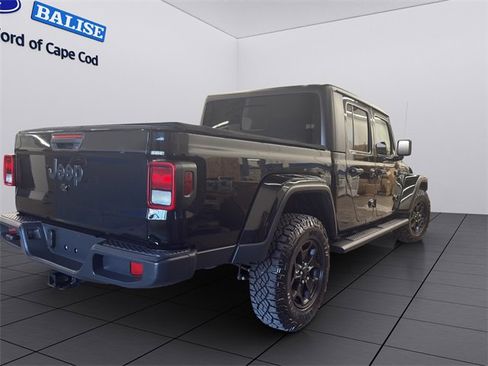 Used 2022 Jeep Gladiator Willys image 31