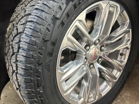 Used 2021 GMC Yukon XL SLT w/ Rear Media and Nav Package image 30