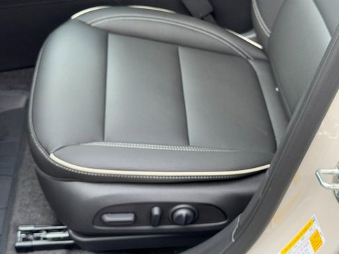 New 2026 Buick Envista Sport Touring w/ Studio Series image 19