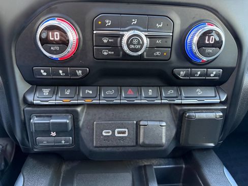 Used 2020 GMC Sierra 3500 SLT w/ SLT Premium Plus Package image 31