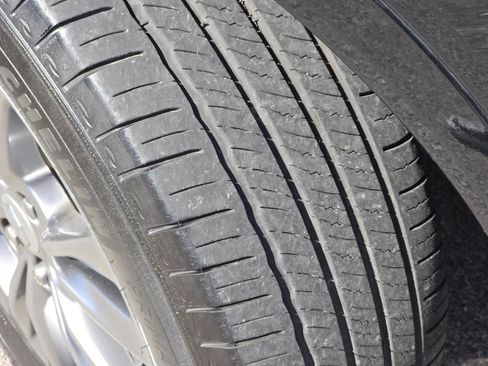 Used 2023 Cadillac XT5 Premium Luxury w/ Technology Package image 4