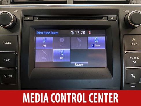 Used 2017 Toyota Camry SE w/ Moonroof Package FWD image 12