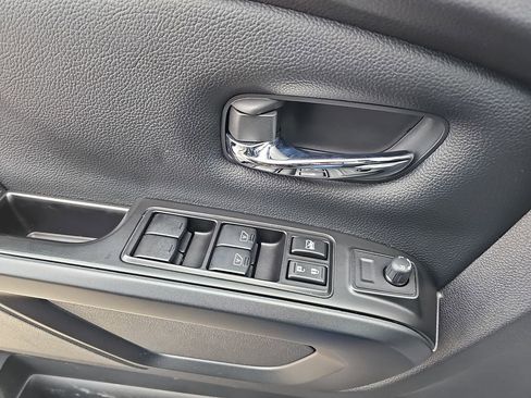 Used 2023 Nissan Titan PRO-4X image 32