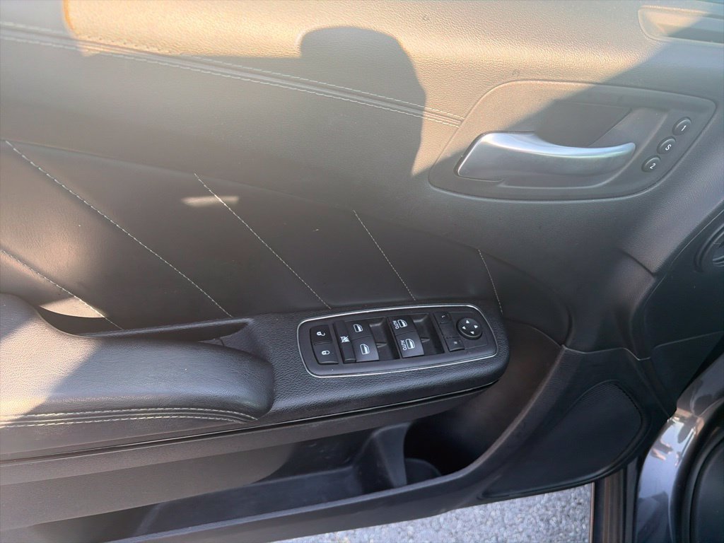 Used 2023 Dodge Charger SXT w/ Plus Group RWD image 17