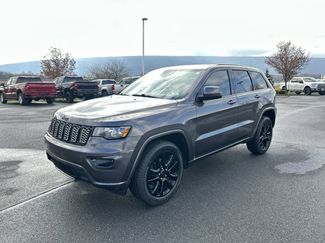 Used 2020 Jeep Grand Cherokee Altitude video 3
