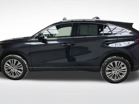 Certified 2022 Toyota Venza XLE image 8