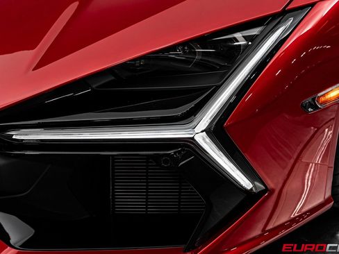 Used 2025 Lamborghini Revuelto image 14
