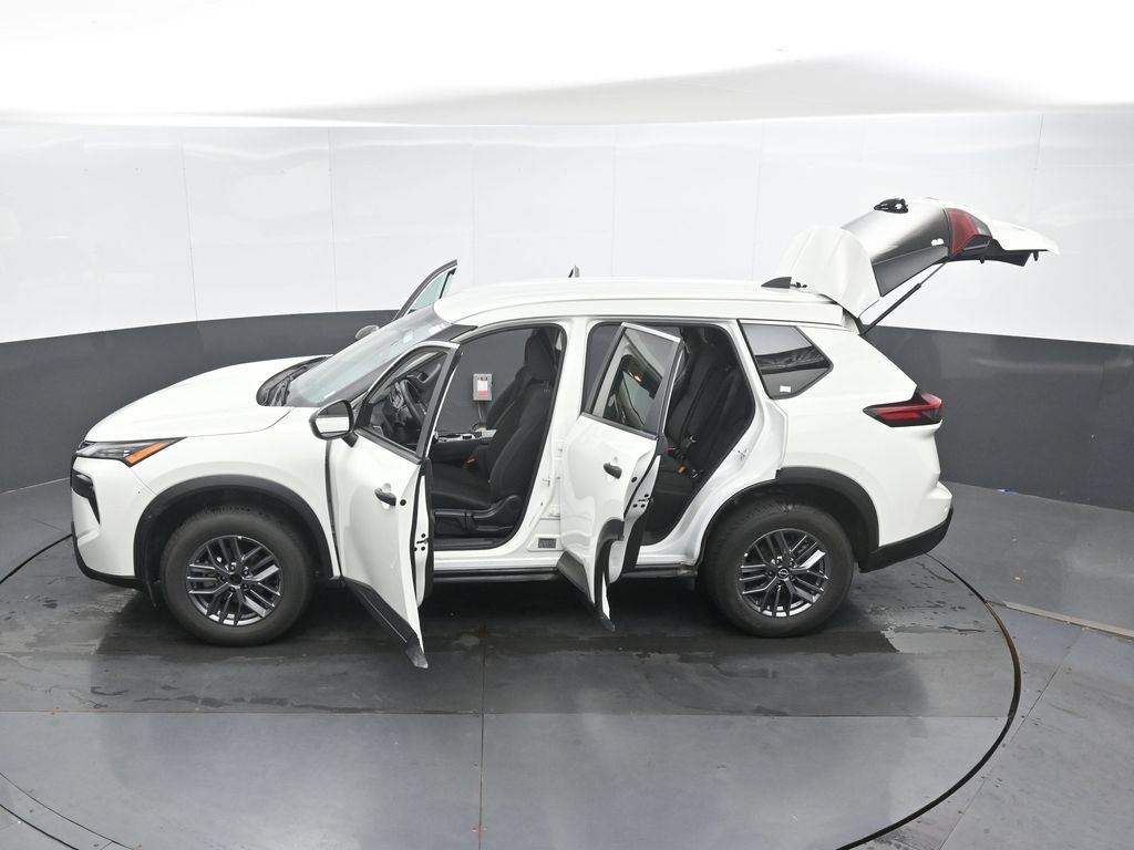 Used 2024 Nissan Rogue S AWD/4WD image 53