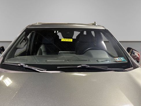 Used 2023 Chevrolet Suburban Premier image 14