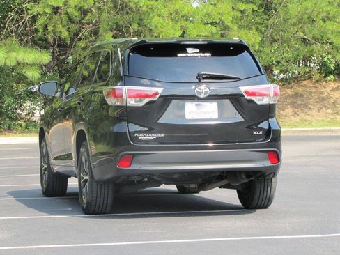 Used 2016 Toyota Highlander XLE FWD image 11
