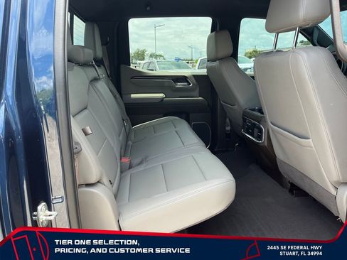 Used 2023 GMC Sierra 1500 SLT w/ SLT Premium Plus Package AWD/4WD image 17