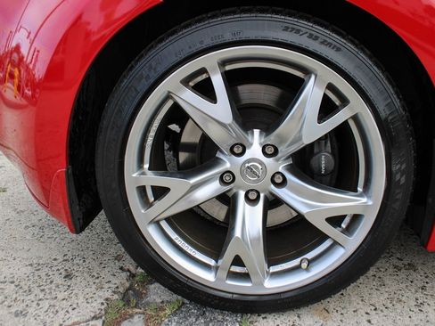 Used 2010 Nissan 370Z Touring w/ Sport Pkg RWD image 26