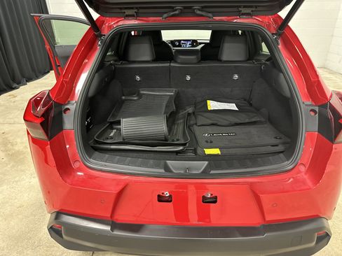 Used 2019 Lexus UX 250h w/ Premium Package image 32