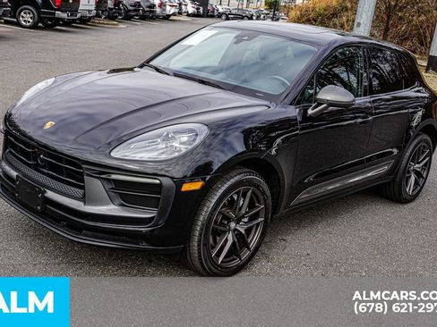 Used 2023 Porsche Macan Turbo image 15
