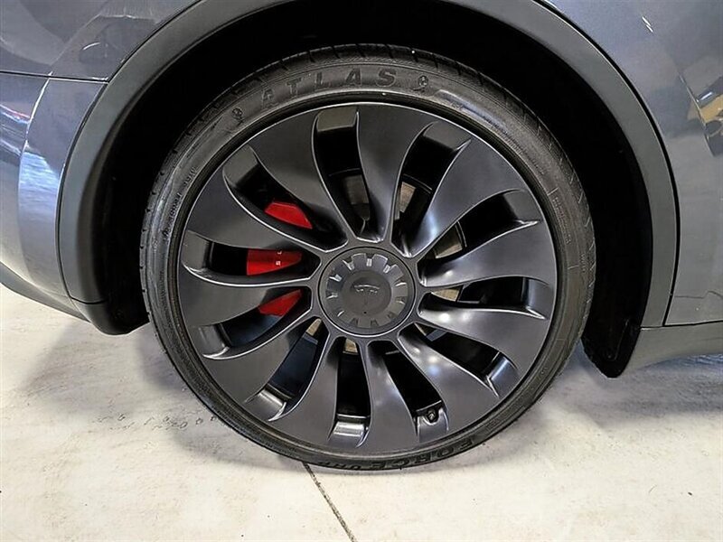 Used 2023 Tesla Model Y Performance AWD/4WD image 13