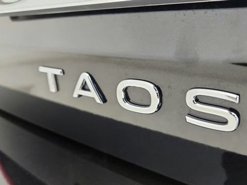 Used 2024 Volkswagen Taos SE FWD image 51