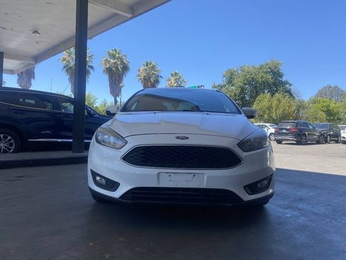 Used 2017 Ford Focus SEL FWD image 3