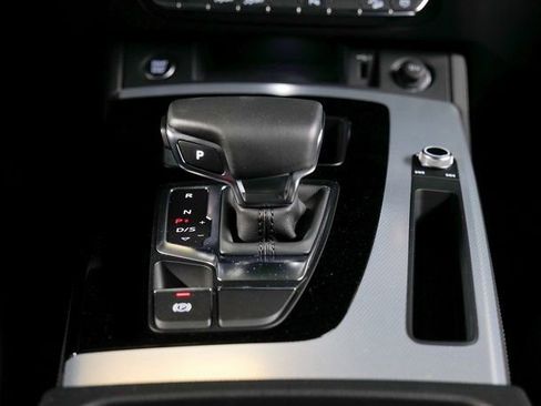 Certified 2025 Audi Q5 2.0T Premium Plus AWD/4WD image 14