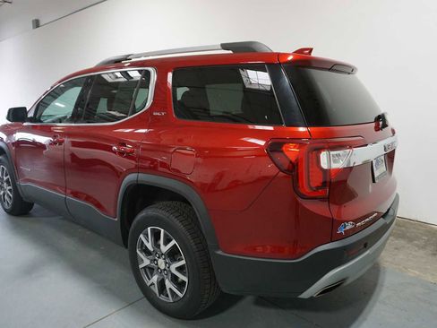 Used 2023 GMC Acadia SLT image 3