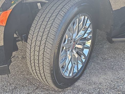 Certified 2024 GMC Yukon XL Denali AWD/4WD image 40