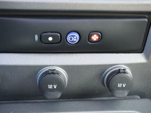 Used 2004 HUMMER H2 w/ Preferred Equipment Group image 31